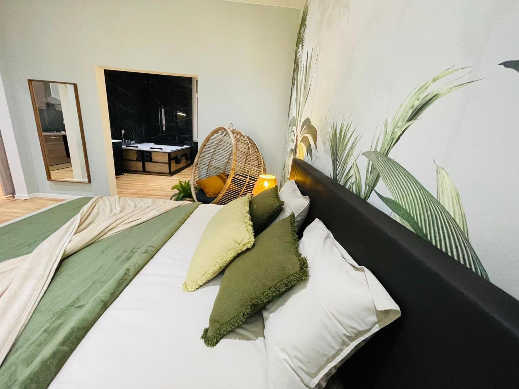Appartement Exotique Avec Bain Balneo Lüttich Exterior foto